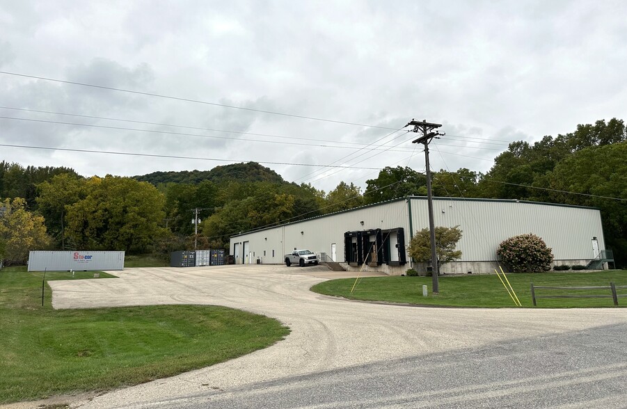 Primary Photo Of 31435 Veterans Rd, La Crescent Warehouse For Lease