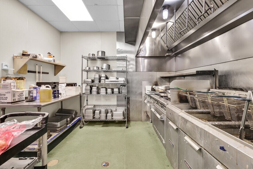 More Photos Of 114 Horizon Park Dr, Savannah Restaurant For Sale