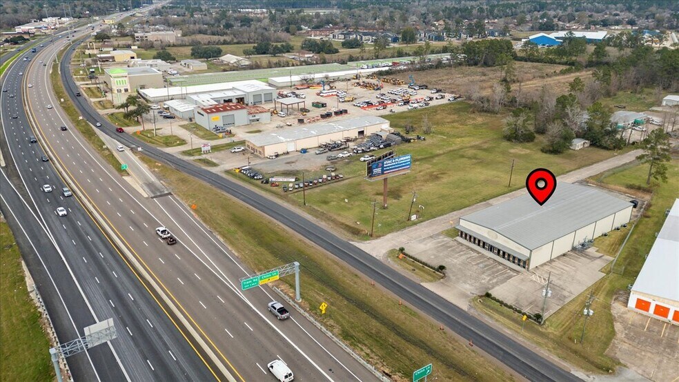 More Photos Of 7920 Eastex Fwy, Beaumont Light Distribution For Sale