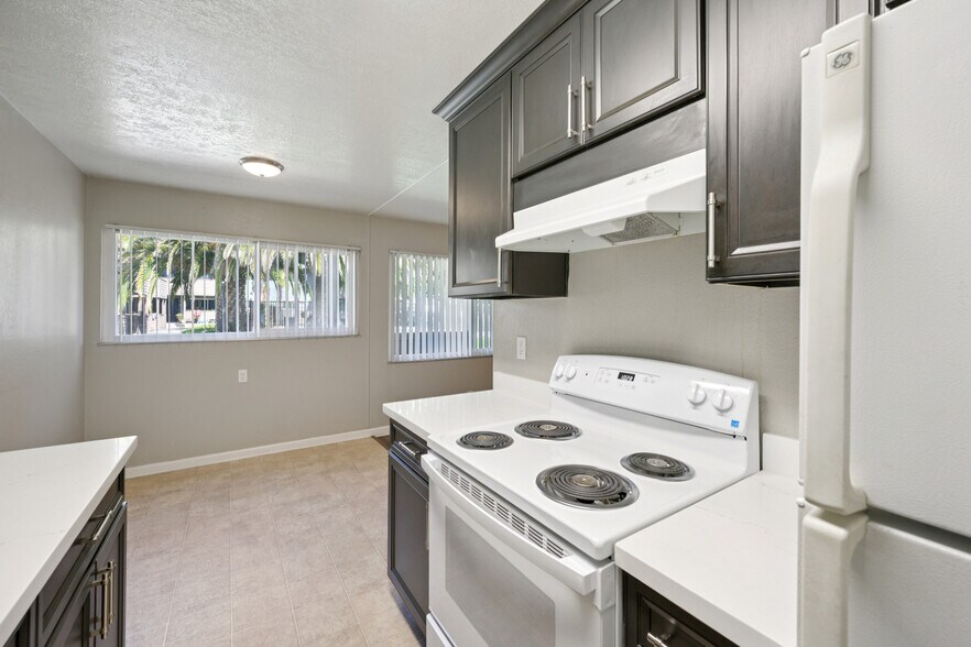 More Photos Of 550 Berry Ave, Hayward Apartments For Sale