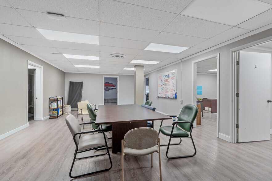 More Photos Of 144 Genesee St, Auburn Office For Sale