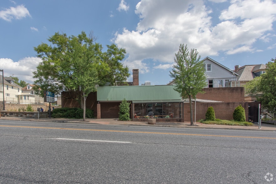 Primary Photo Of 6809 Belair Rd, Baltimore Coworking Space
