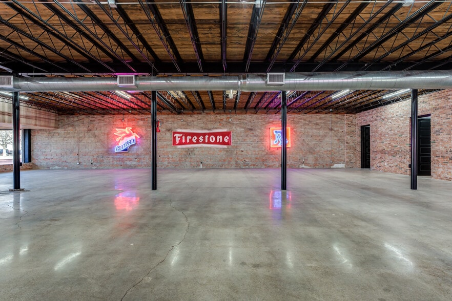 More Photos Of 1213 Crickets Ave, Lubbock Storefront For Sale