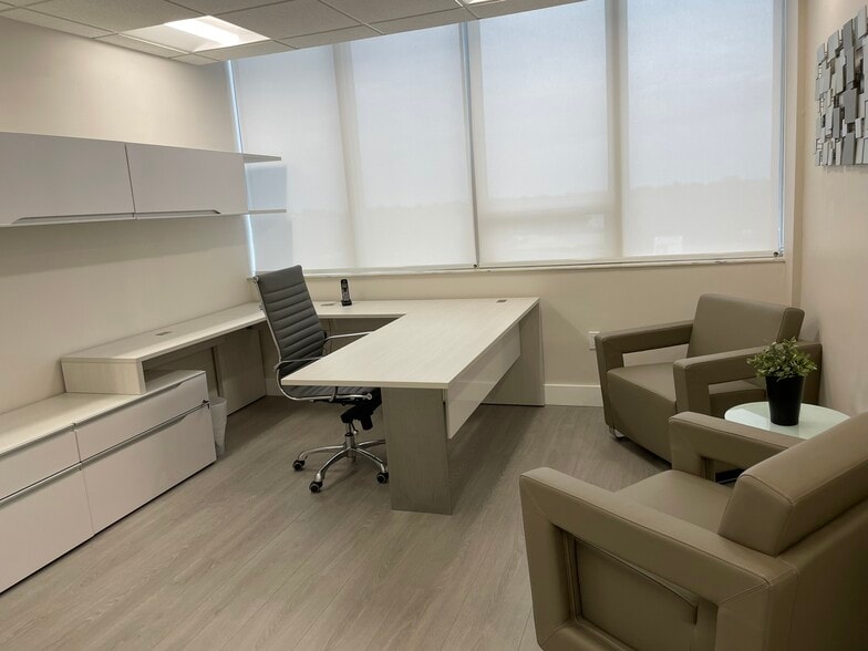 More Photos Of 2455 E Sunrise Blvd, Fort Lauderdale Loft Creative Space For Sale