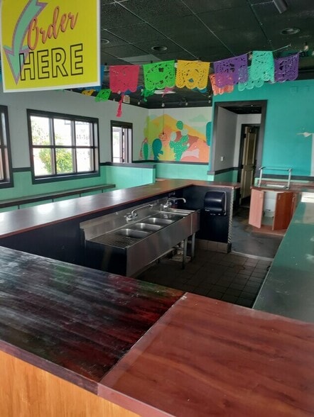 More Photos Of 29835 US Highway 19 N, Clearwater Restaurant For Lease