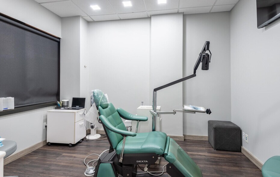 More Photos Of 3 School St, Glen Cove Medical For Sale