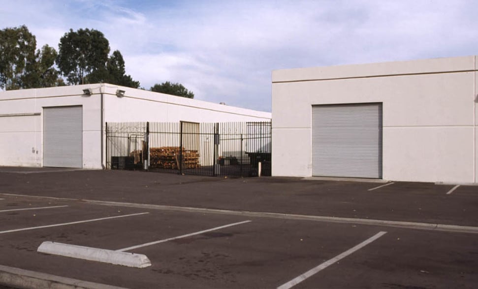More Photos Of 3530 W Garry Ave, Santa Ana Warehouse For Sale