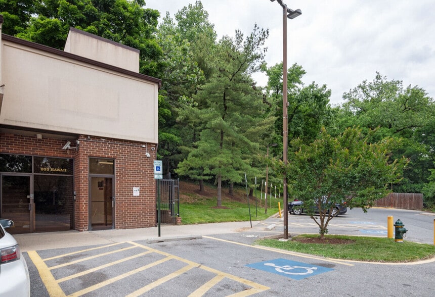 More Photos Of 333 Hawaii Ave NE, Washington Unknown For Lease