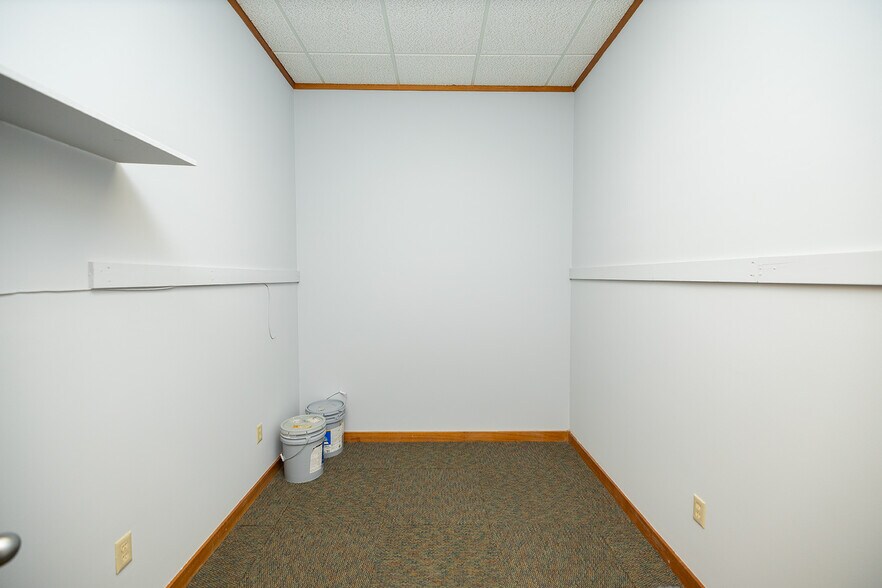 More Photos Of 1020 N Main St, Wichita Medical For Sale