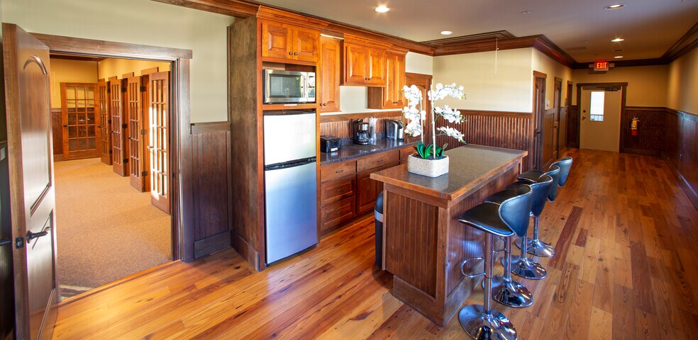 More Photos Of 60 N Gate Station Dr, Marble Hill Unknown For Lease