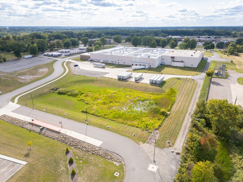 More Photos Of 6800 N Chestnut St, Ravenna Warehouse For Sale