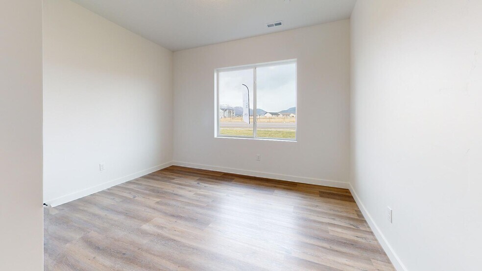 More Photos Of 1378 S Sawmill Blvd, Heber City Apartments For Sale