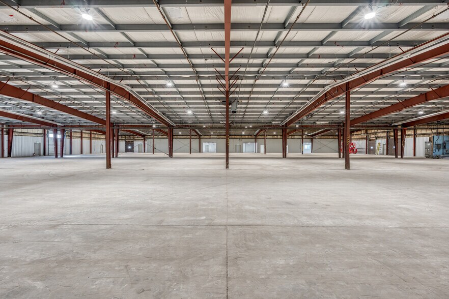 More Photos Of 6050 Don Murie St, Niagara Falls Warehouse For Lease