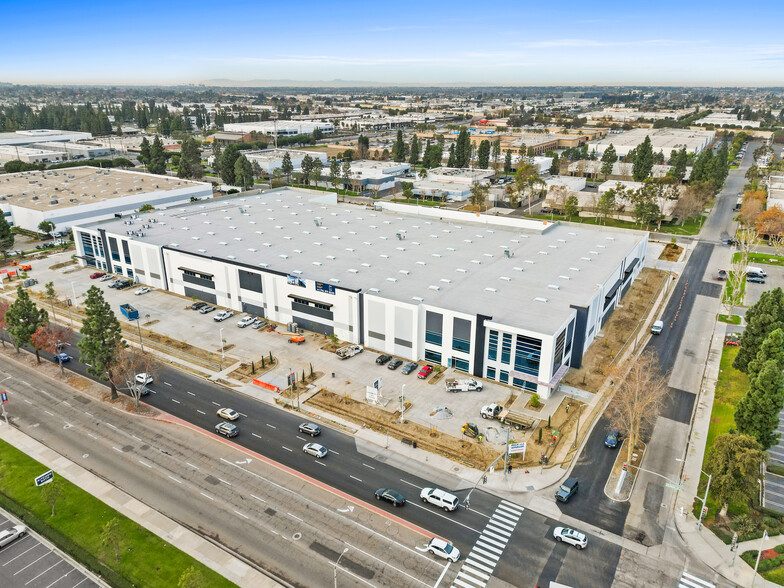 Primary Photo Of 3130-3100 S Harbor, Santa Ana Warehouse For Sale