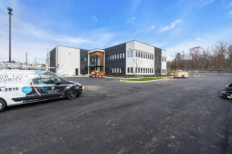 More Photos Of 705 Brewers Bridge Rd, Jackson Office For Lease