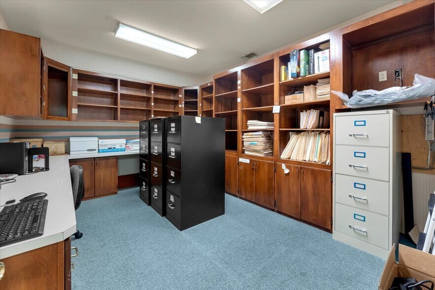 More Photos Of 1551 Hartnell Ave, Redding Office For Lease
