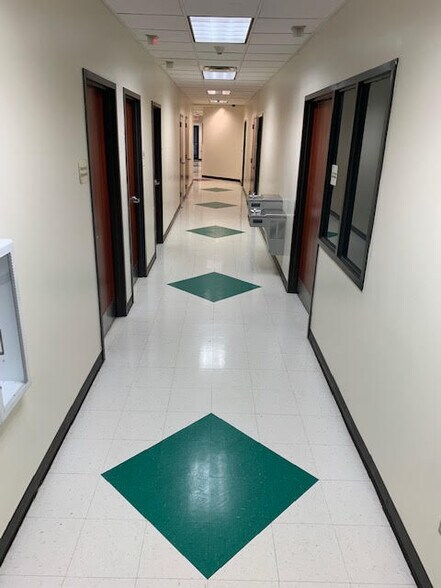 More Photos Of 1303 N Mound St, Nacogdoches Medical For Sale