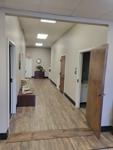 More Photos Of 8059 Stage Hills Blvd, Bartlett Office For Lease