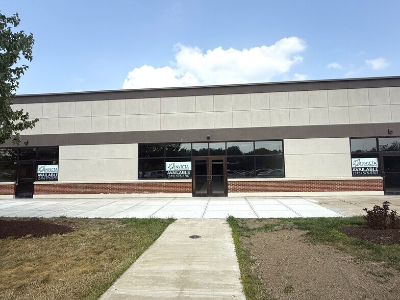 More Photos Of 806 W Broadway, Fulton Unknown For Lease