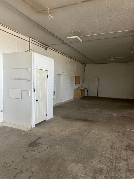 More Photos Of 215 W Yakima, Jerome Warehouse For Lease