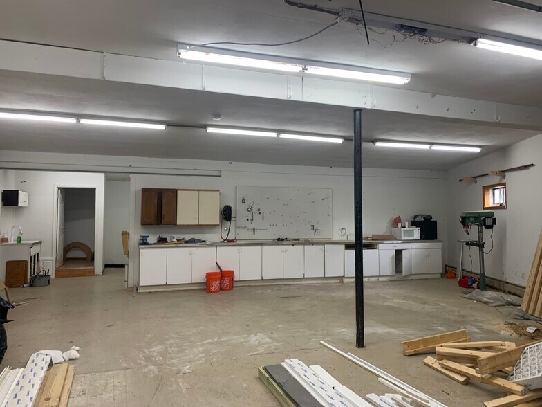 More Photos Of 9670 Brewerton Rd, Brewerton Freestanding For Lease