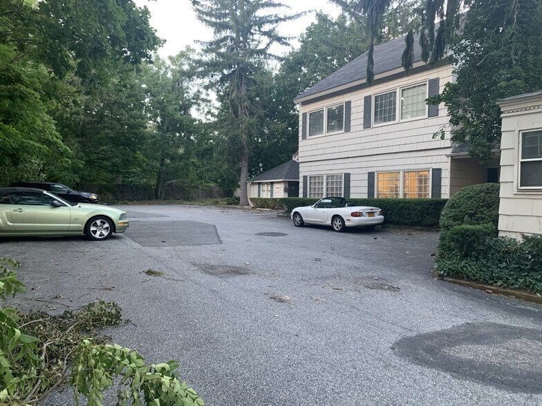 More Photos Of 199 E Main St, Smithtown Office For Sale