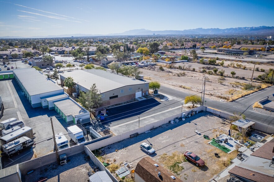 More Photos Of 3250 N Bronco St, Las Vegas General Retail For Sale