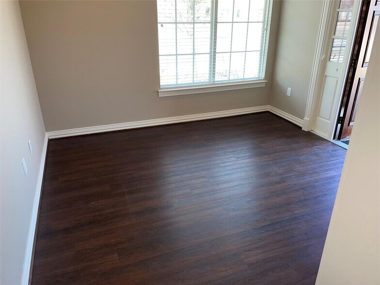 More Photos Of 8951 Collin McKinney Pky, McKinney Medical For Sale