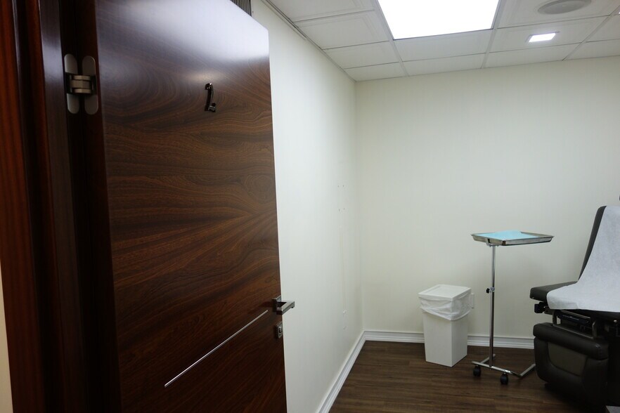More Photos Of 6433 98th St, Rego Park Healthcare For Lease