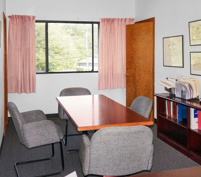 More Photos Of 20 S Anguilla Rd, Pawcatuck Office For Sale