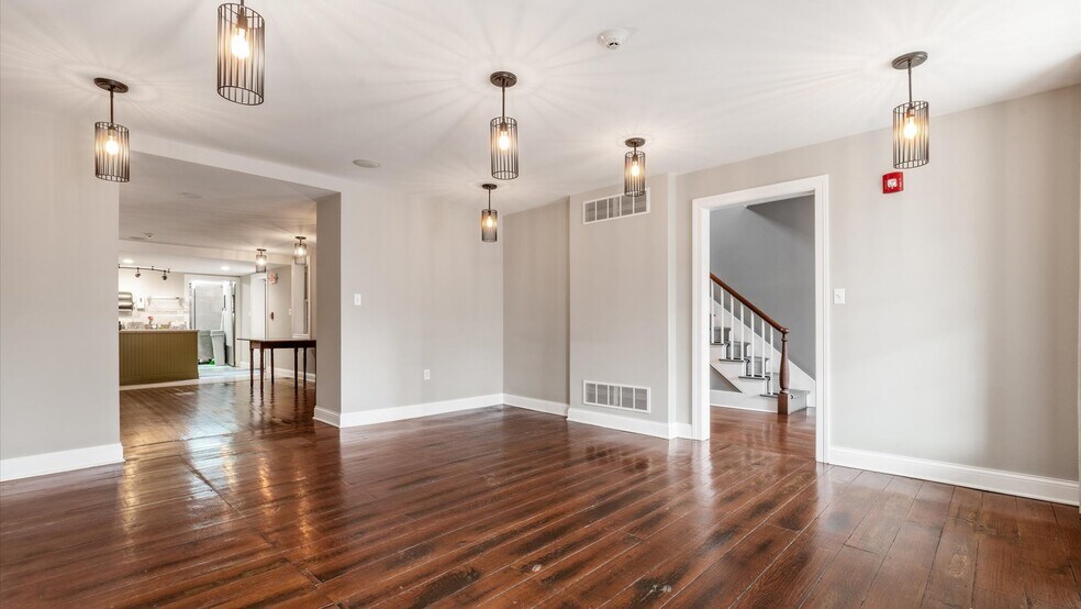 More Photos Of 120 W Main St, Somerset Flex For Sale
