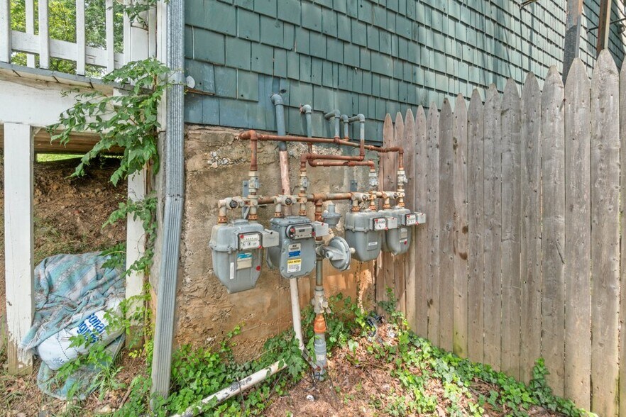 More Photos Of 702 Homestead St, Baltimore Multifamily For Sale