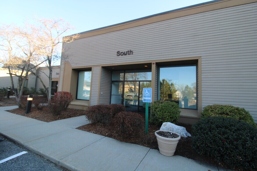 More Photos Of 200 N Main St, East Longmeadow Loft Creative Space For Lease