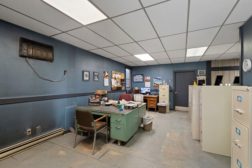 More Photos Of 137 Providence St, Putnam Warehouse For Sale