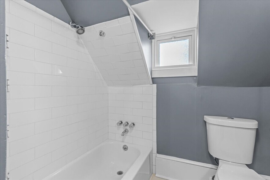 More Photos Of 816 Collings Ave, Collingswood Apartments For Sale
