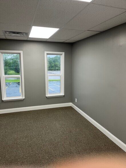 More Photos Of 7505 Sussex Dr, Florence Medical For Lease
