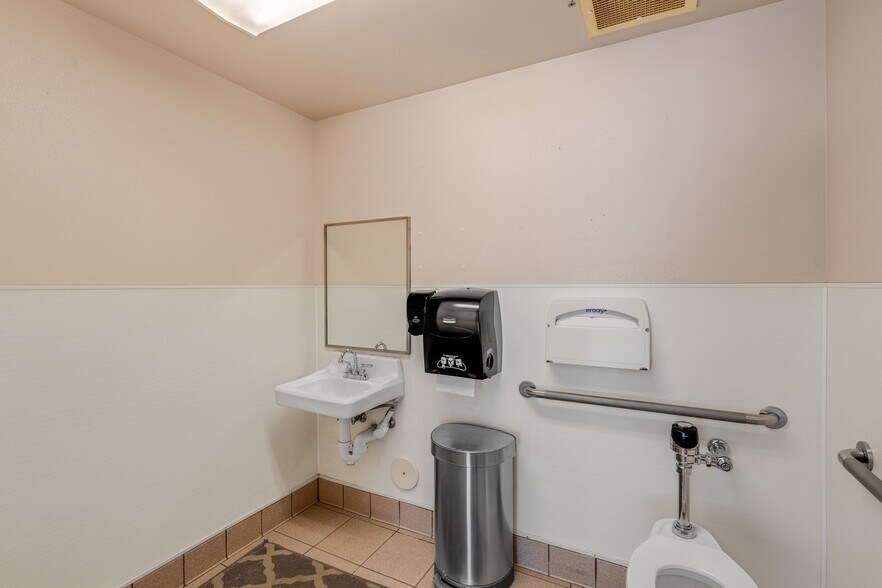 More Photos Of 1151 W Ray Rd, Chandler Daycare Center For Sale