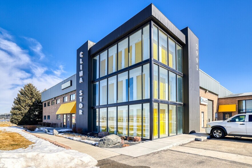 More Photos Of 3987-4001 S Valley Dr, Mead Distribution For Lease