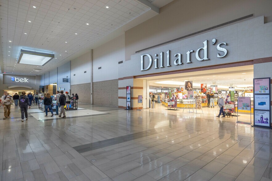 More Photos Of 3 S Tunnel Rd, Asheville Unknown For Lease