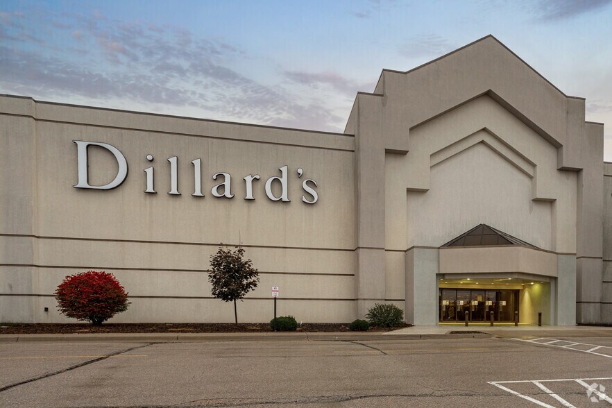 More Photos Of 1801 SW Wanamaker Rd, Topeka Unknown For Lease