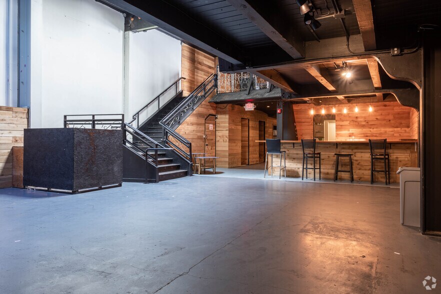 More Photos Of 2218 1st Ave, Seattle Bar For Sale