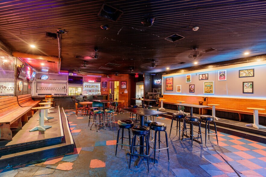 More Photos Of 1903 Baytree Pl, Valdosta Restaurant For Sale