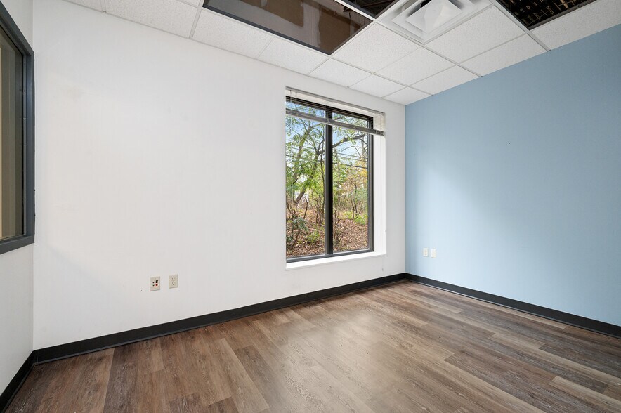 More Photos Of 105 Bradford Rd, Wexford Office For Lease