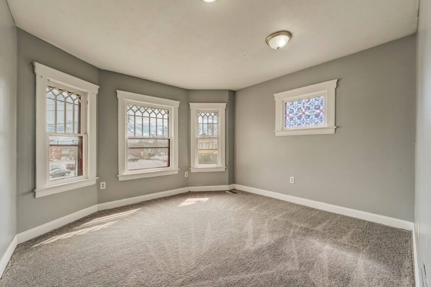 More Photos Of 4432 Pearl Rd, Cleveland Specialty For Sale