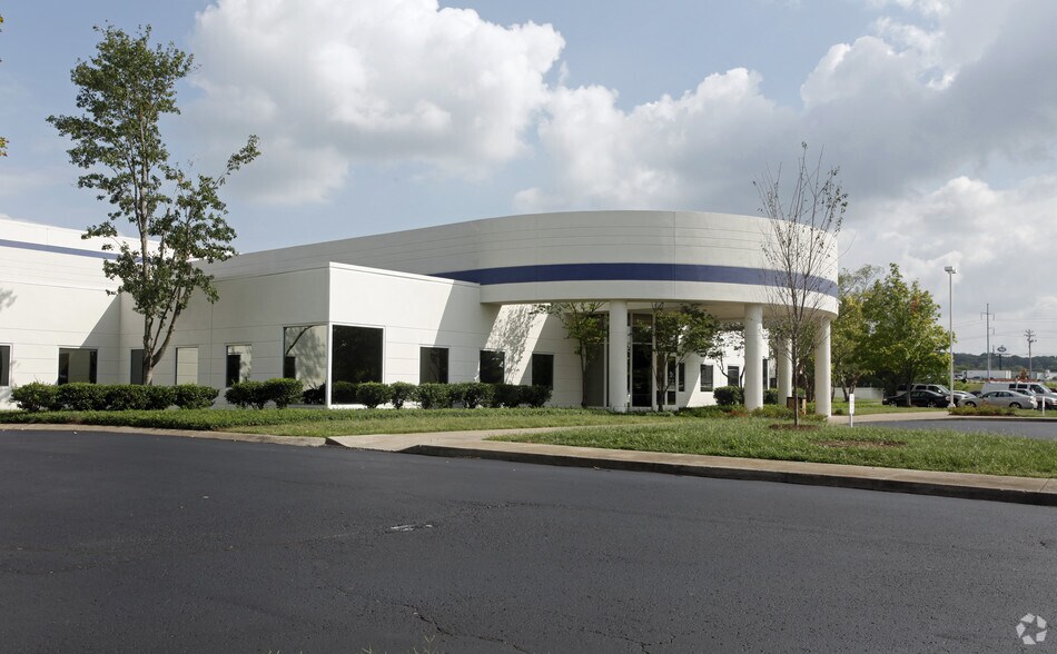 More Photos Of 1 Walden Books Dr, La Vergne Distribution For Lease