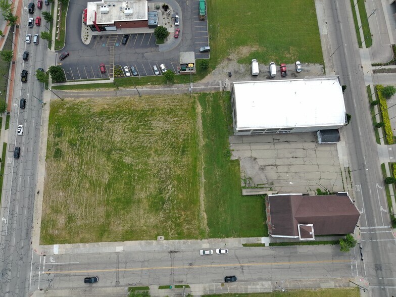 More Photos Of 325 W Columbia St, Springfield Land For Sale