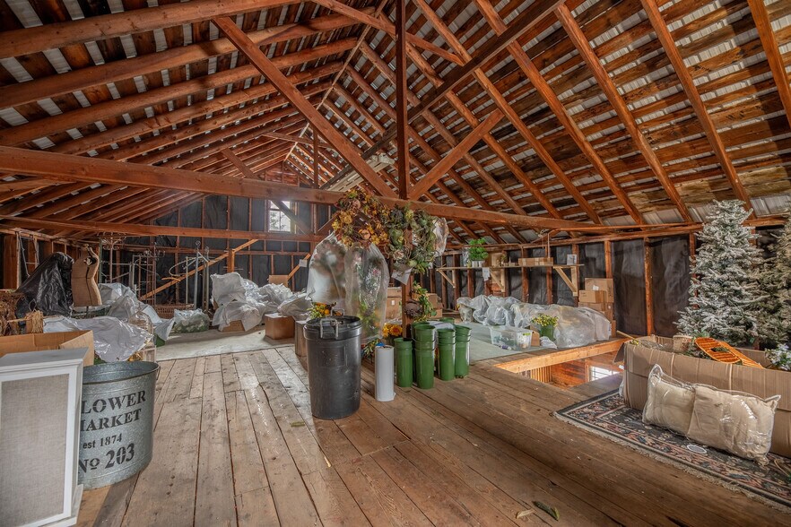 More Photos Of 16 West Main St, Wilmington General Retail For Sale