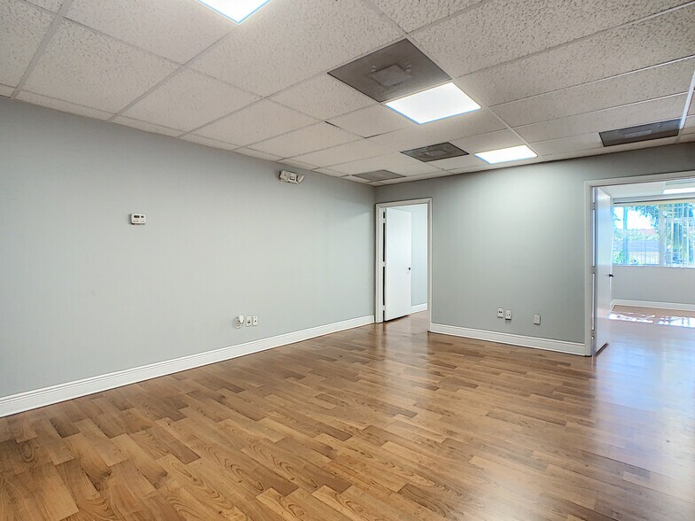 More Photos Of 777 SE 20th St, Fort Lauderdale Loft Creative Space For Lease
