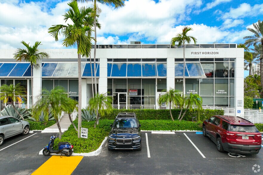 More Photos Of 260 Crandon Blvd, Key Biscayne Bank For Sale