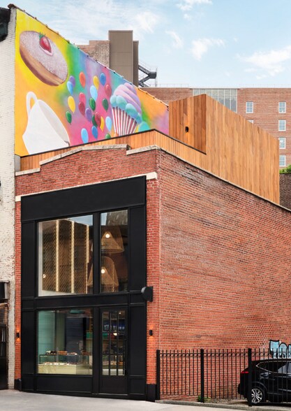 More Photos Of 660 Fulton St, Brooklyn Restaurant For Lease